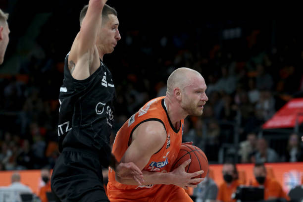 在脚踏板和 在脚踏板和