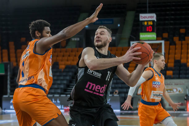 正因为他的 正因为他的